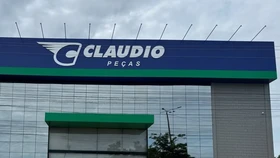 Fachada da Claudio Peças